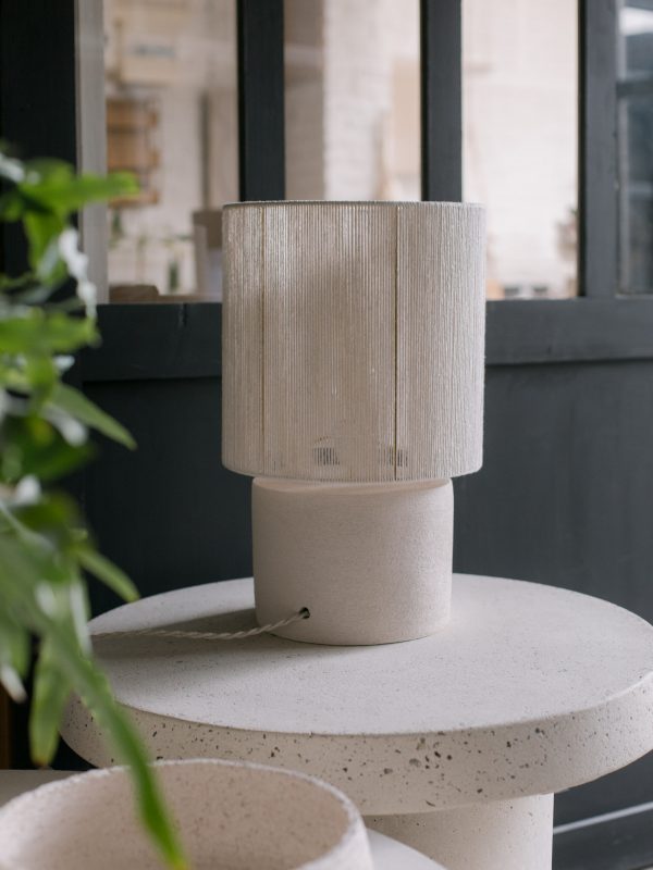 Lampe ANGELE - grès blanc avec abat-jour coton recyclé