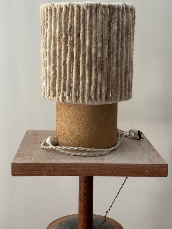 Lampe ANGELE - Grès roux avec abat-jour Laine vierge beige chiné